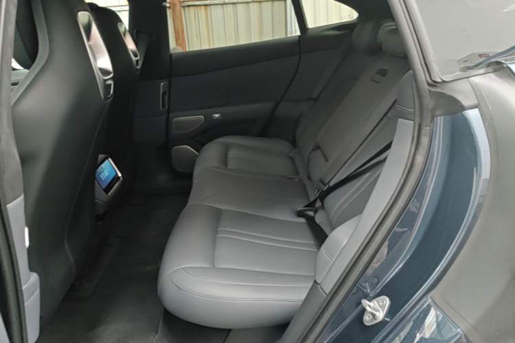 Used Xiaomi Auto YU7 2025 Ultra-Long Range High-Performance All-Wheel-Drive Max Edition Left Rear Seat