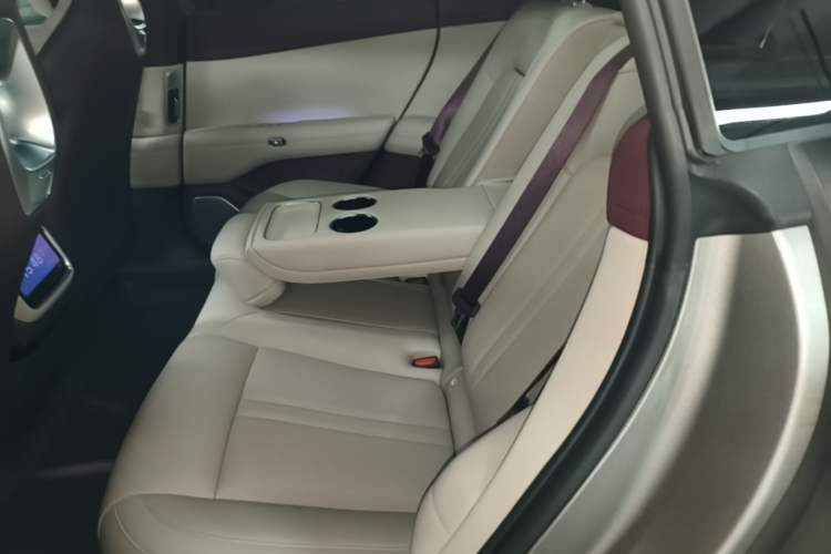 Used Xiaomi Auto YU7 2025 Ultra-Long Range Rear-Wheel Drive Version Left Rear Seat