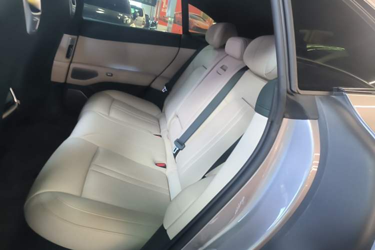 Used Xiaomi Auto YU7 2025 Ultra-Long Range High-Performance All-Wheel-Drive Max Edition Left Rear Seat