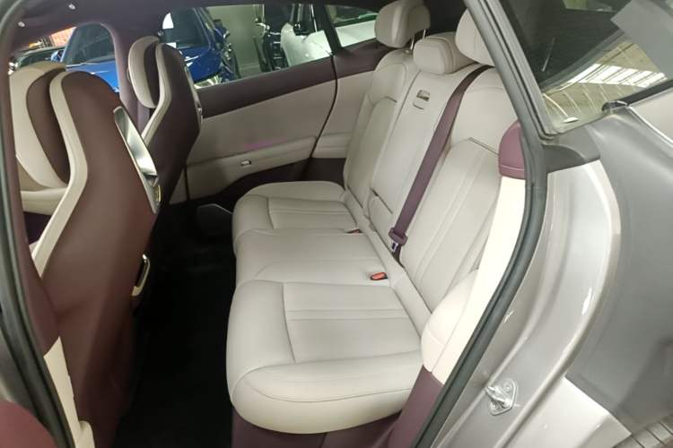 Used Xiaomi Auto YU7 2025 Ultra-Long Range Rear-Wheel Drive Version Left Rear Seat