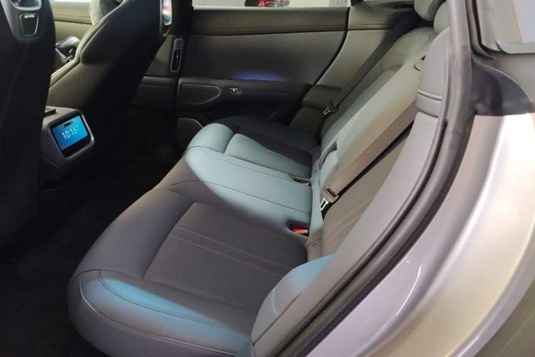 Used Xiaomi Auto YU7 2025 Ultra-Long Range High-Performance All-Wheel-Drive Max Edition Left Rear Seat