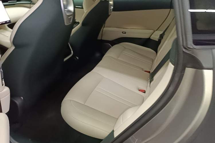 Used Xiaomi Auto YU7 2025 Ultra-Long Range Rear-Wheel Drive Version Left Rear Seat