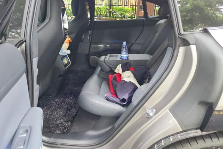 Used Xiaomi Auto YU7 2025 Ultra-Long Range High-Performance All-Wheel-Drive Max Edition Left Rear Seat