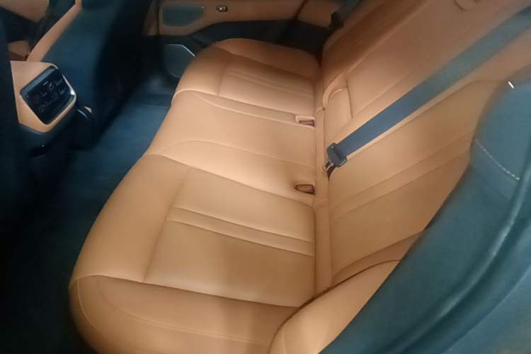 Used Xiaomi Auto YU7 2025 Ultra-Long Range High-Performance All-Wheel-Drive Max Edition Left Rear Seat