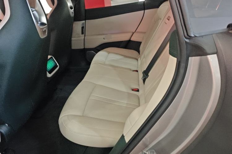 Used Xiaomi Auto YU7 2025 Ultra-Long Range Rear-Wheel Drive Version Left Rear Seat