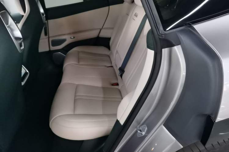 Used Xiaomi Auto YU7 2025 Ultra-Long Range Rear-Wheel Drive Version Left Rear Seat