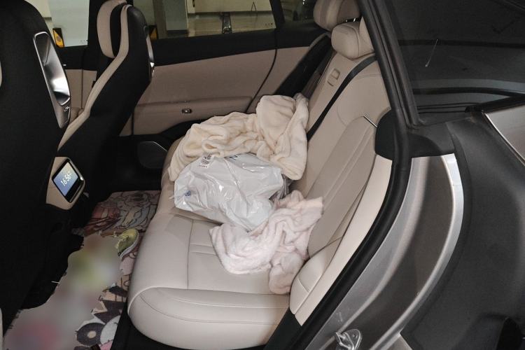 Used Xiaomi Auto YU7 2025 Ultra-Long Range All-Wheel Drive Pro Version Left Rear Seat