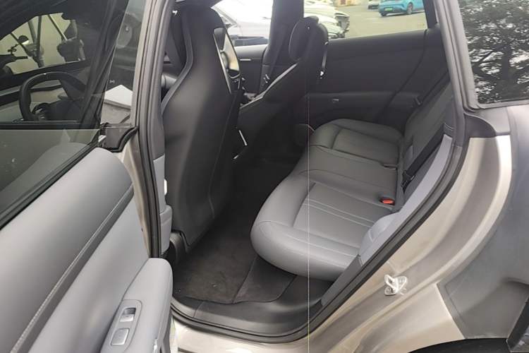 Used Xiaomi Auto YU7 2025 Ultra-Long Range All-Wheel Drive Pro Version Left Rear Seat
