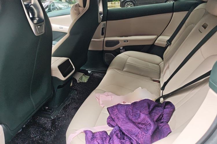 Used Xiaomi Auto YU7 2025 Ultra-Long Range High-Performance All-Wheel-Drive Max Edition Left Rear Seat