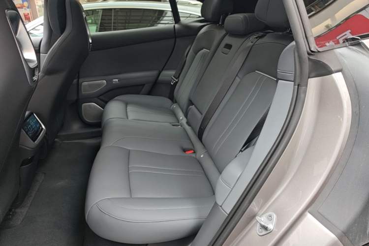 Used Xiaomi Auto YU7 2025 Ultra-Long Range All-Wheel Drive Pro Version Left Rear Seat