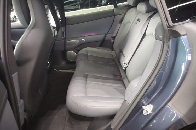 Used Xiaomi Auto YU7 2025 Ultra-Long Range High-Performance All-Wheel-Drive Max Edition Left Rear Seat