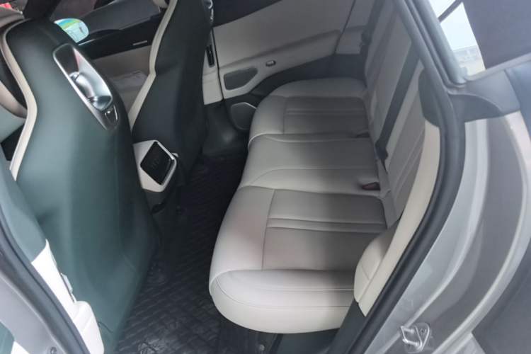 Used Xiaomi Auto YU7 2025 Ultra-Long Range All-Wheel Drive Pro Version Left Rear Seat