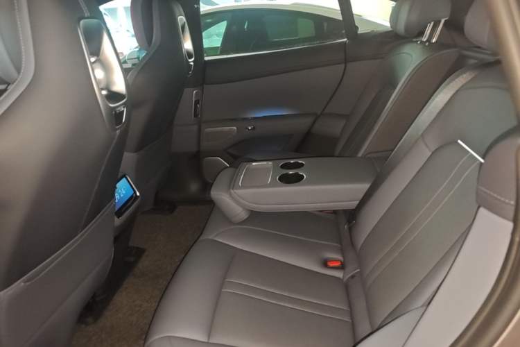 Used Xiaomi Auto YU7 2025 Ultra-Long Range High-Performance All-Wheel-Drive Max Edition Left Rear Seat