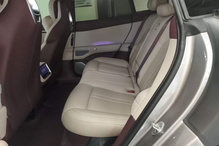 Used Xiaomi Auto YU7 2025 Ultra-Long Range High-Performance All-Wheel-Drive Max Edition Left Rear Seat