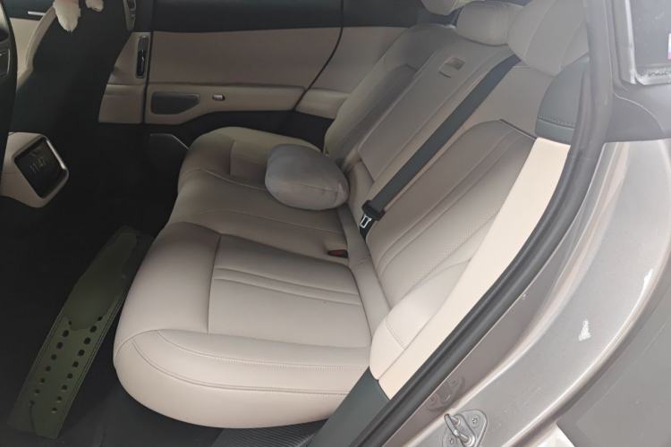 Used Xiaomi Auto YU7 2025 Ultra-Long Range High-Performance All-Wheel-Drive Max Edition Left Rear Seat