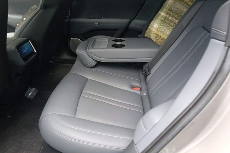 Used Xiaomi Auto YU7 2025 Ultra-Long Range Rear-Wheel Drive Version Left Rear Seat
