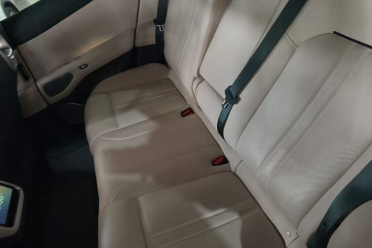 Used Xiaomi Auto YU7 2025 Ultra-Long Range High-Performance All-Wheel-Drive Max Edition Left Rear Seat