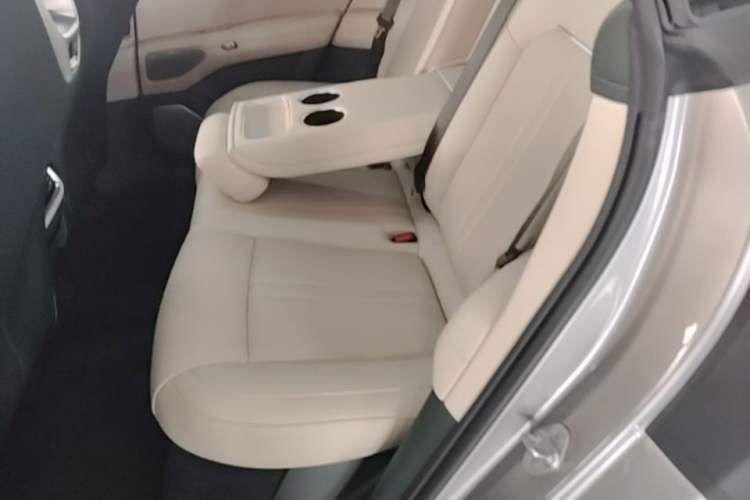 Used Xiaomi Auto YU7 2025 Ultra-Long Range High-Performance All-Wheel-Drive Max Edition Left Rear Seat