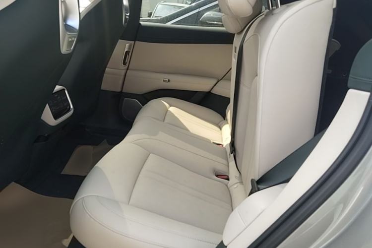 Used Xiaomi Auto YU7 2025 Ultra-Long Range Rear-Wheel Drive Version Left Rear Seat