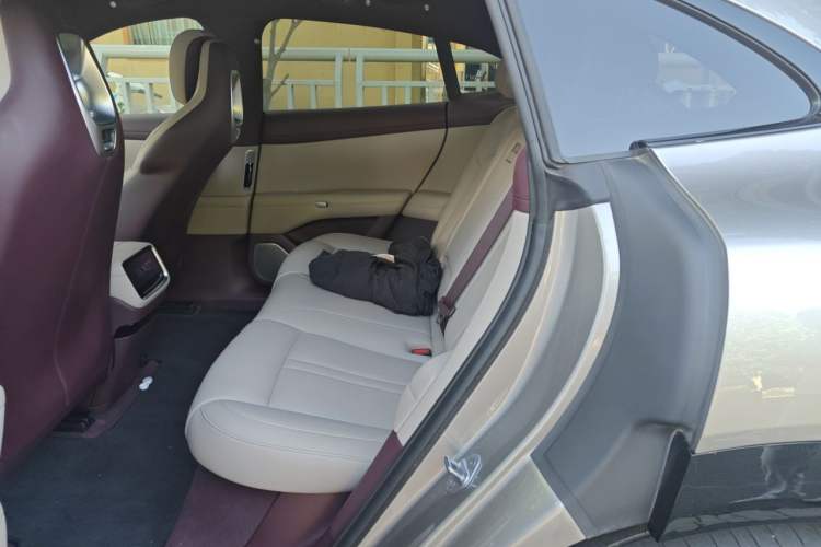 Used Xiaomi Auto YU7 2025 Ultra-Long Range All-Wheel Drive Pro Version Left Rear Seat