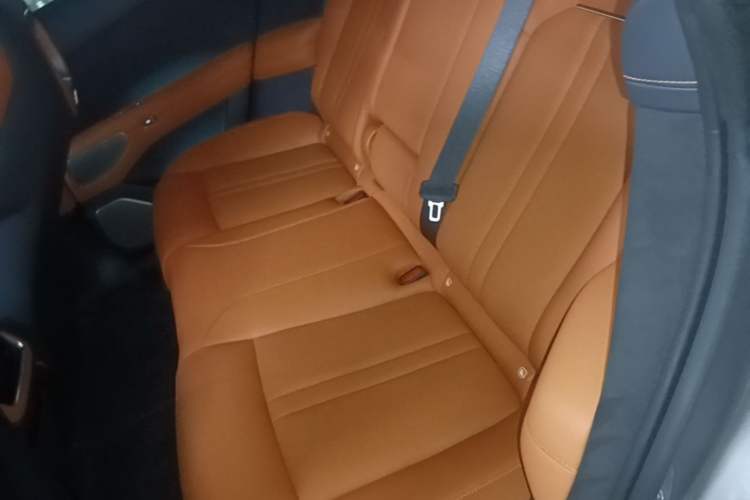 Used Xiaomi Auto YU7 2025 Ultra-Long Range High-Performance All-Wheel-Drive Max Edition Left Rear Seat