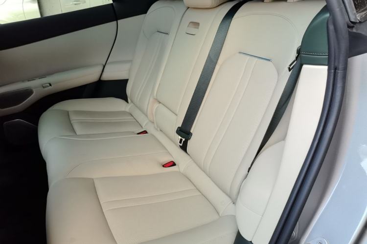 Used Xiaomi Auto YU7 2025 Ultra-Long Range High-Performance All-Wheel-Drive Max Edition Left Rear Seat