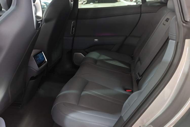 Used Xiaomi Auto YU7 2025 Ultra-Long Range Rear-Wheel Drive Version Left Rear Seat