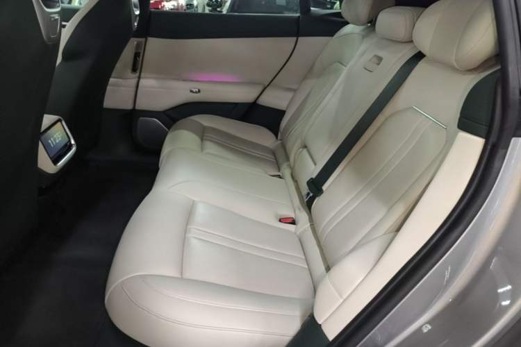 Used Xiaomi Auto YU7 2025 Ultra-Long Range Rear-Wheel Drive Version Left Rear Seat