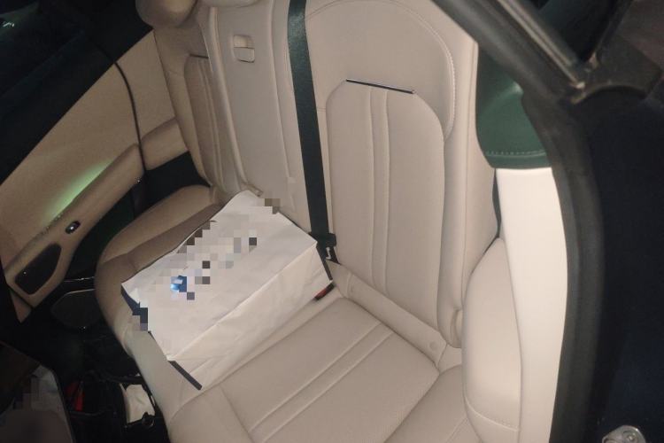Used Xiaomi Auto YU7 2025 Ultra-Long Range High-Performance All-Wheel-Drive Max Edition Left Rear Seat
