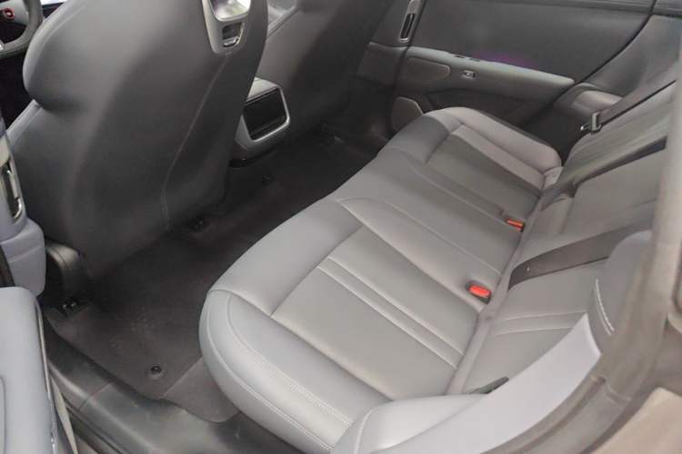 Used Xiaomi Auto YU7 2025 Ultra-Long Range Rear-Wheel Drive Version Left Rear Seat