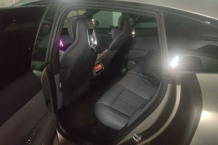 Used Xiaomi Auto YU7 2025 Ultra-Long Range All-Wheel Drive Pro Version Left Rear Seat