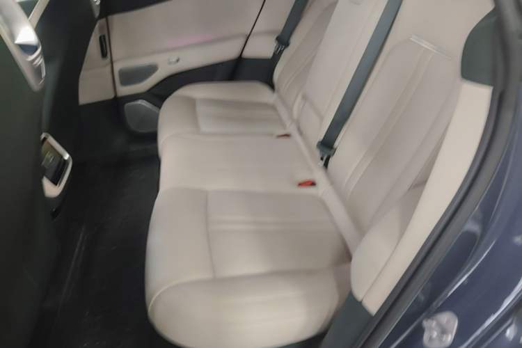 Used Xiaomi Auto YU7 2025 Ultra-Long Range High-Performance All-Wheel-Drive Max Edition Left Rear Seat