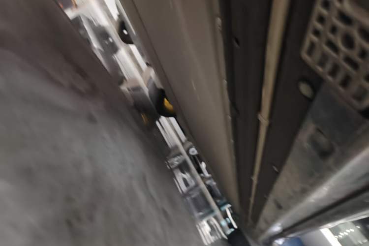 Used Xiaomi Auto YU7 2025 Ultra-Long Range All-Wheel Drive Pro Version Left Side Sill