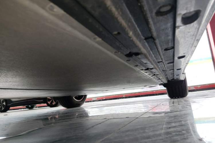 Used Xiaomi Auto YU7 2025 Ultra-Long Range Rear-Wheel Drive Version Left Side Sill