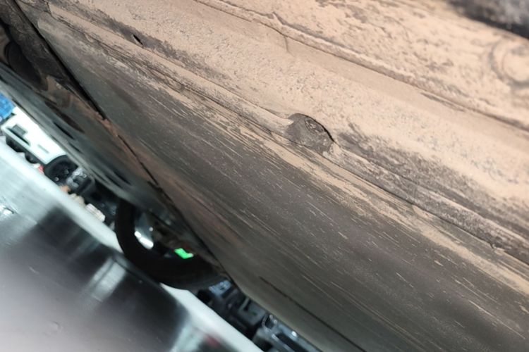 Used Xiaomi Auto YU7 2025 Ultra-Long Range Rear-Wheel Drive Version Left Side Sill