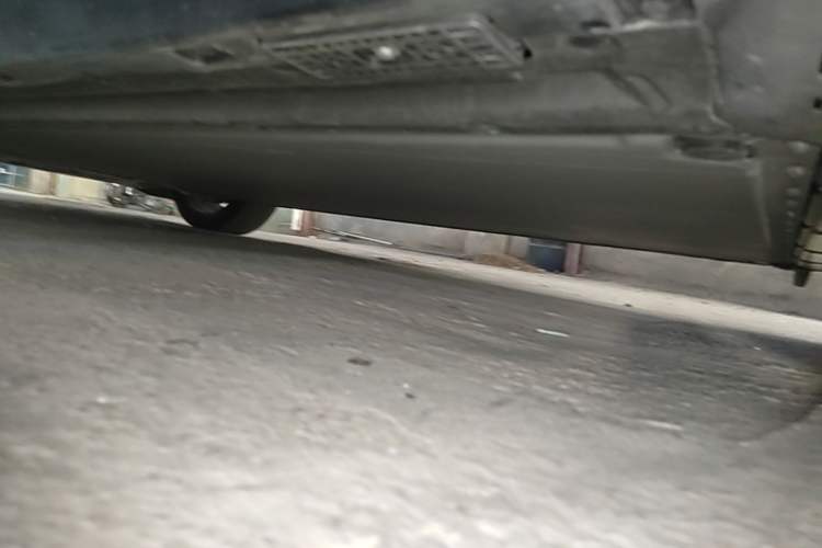Used Xiaomi Auto YU7 2025 Ultra-Long Range All-Wheel Drive Pro Version Left Side Sill