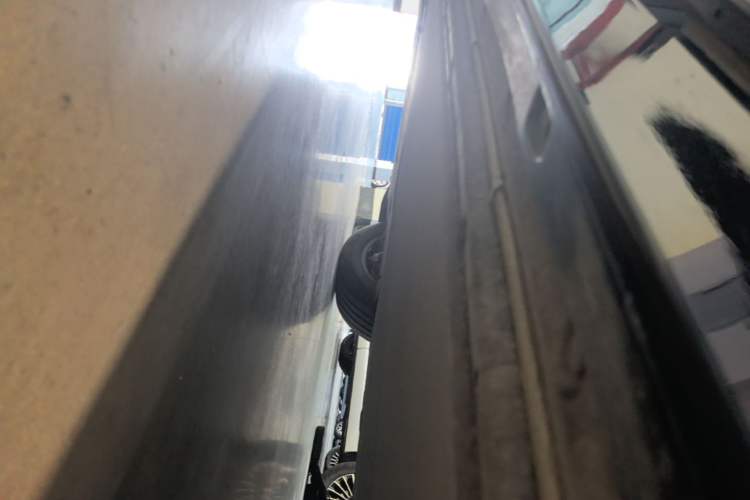 Used Xiaomi Auto YU7 2025 Ultra-Long Range Rear-Wheel Drive Version Left Side Sill