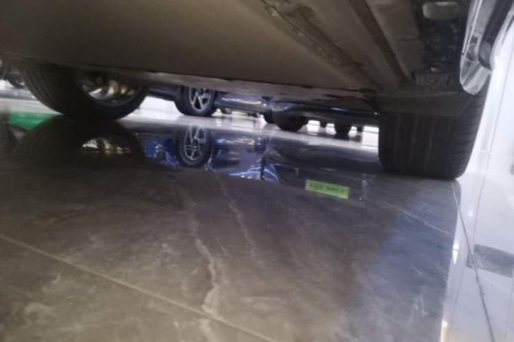 Used Xiaomi Auto YU7 2025 Ultra-Long Range High-Performance All-Wheel-Drive Max Edition Left Side Sill