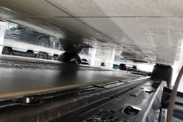 Used Xiaomi Auto YU7 2025 Ultra-Long Range Rear-Wheel Drive Version Left Side Sill