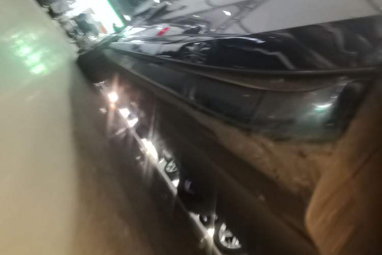 Used Xiaomi Auto YU7 2025 Ultra-Long Range Rear-Wheel Drive Version Left Side Sill