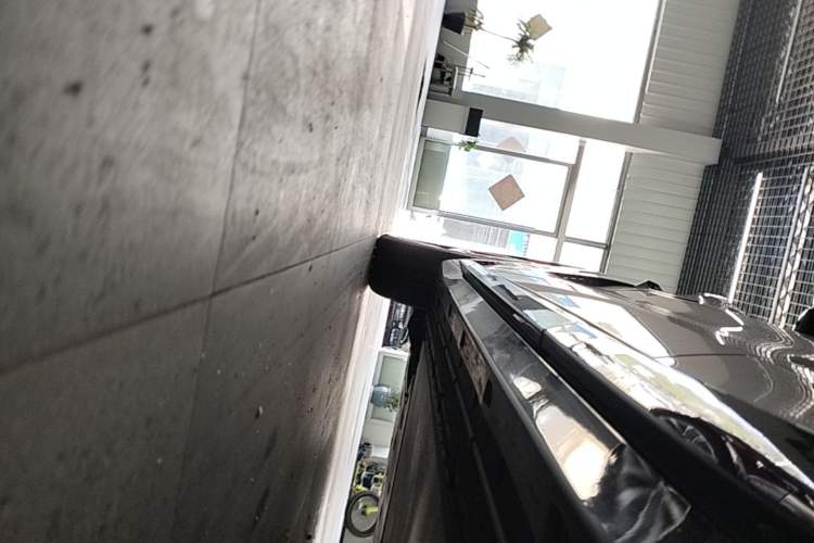 Used Xiaomi Auto YU7 2025 Ultra-Long Range High-Performance All-Wheel-Drive Max Edition Left Side Sill
