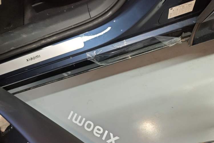 Used Xiaomi Auto YU7 2025 Ultra-Long Range High-Performance All-Wheel-Drive Max Edition Left Side Sill