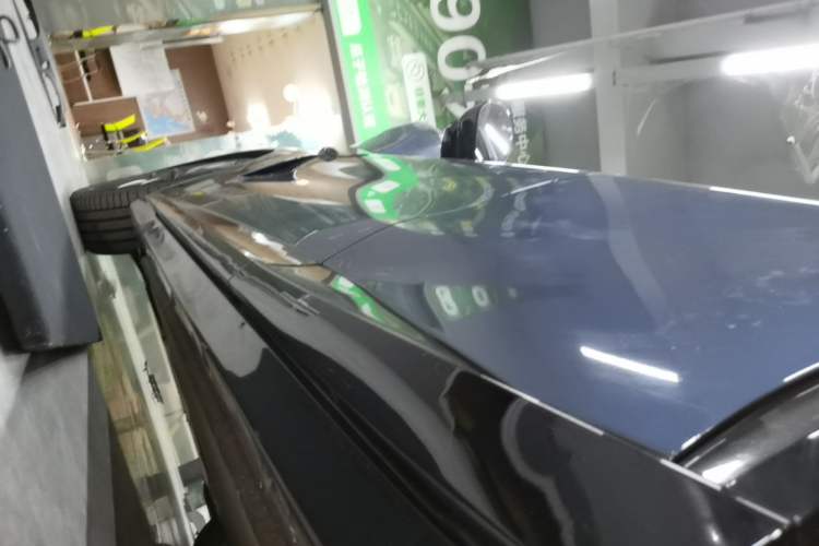 Used Xiaomi Auto YU7 2025 Ultra-Long Range High-Performance All-Wheel-Drive Max Edition Left Side Sill