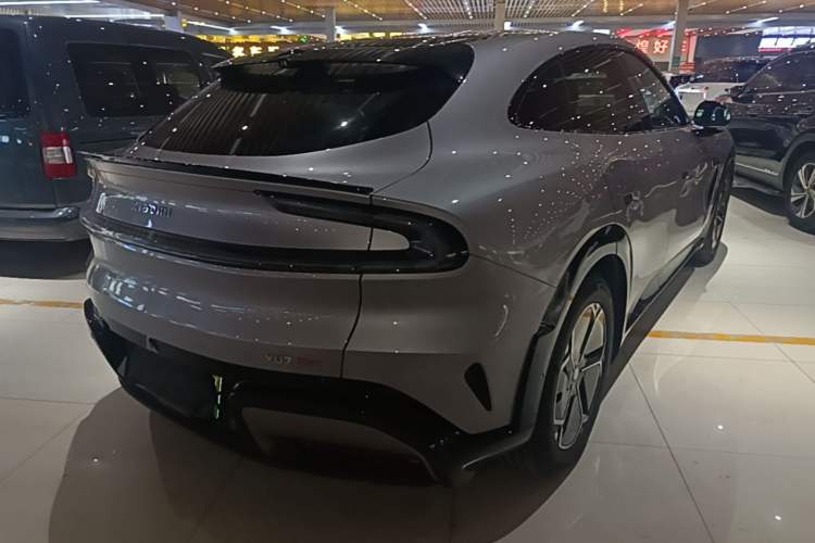 Used Xiaomi Auto YU7 2025 Ultra-Long Range High-Performance All-Wheel-Drive Max Edition Rear Right 45 Deg