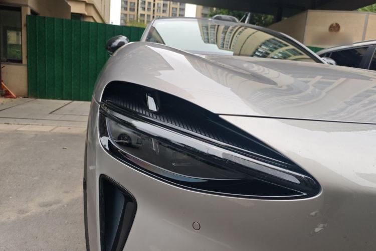 Used Xiaomi Auto YU7 2025 Ultra-Long Range High-Performance All-Wheel-Drive Max Edition Right Front Headlight
