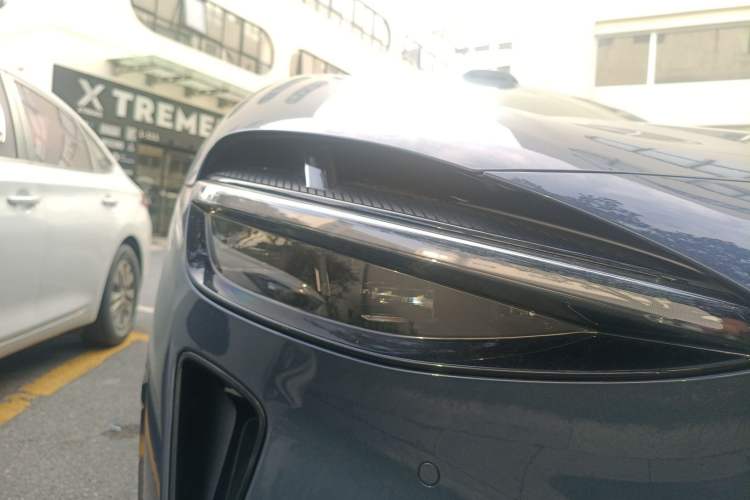 Used Xiaomi Auto YU7 2025 Ultra-Long Range High-Performance All-Wheel-Drive Max Edition Right Front Headlight