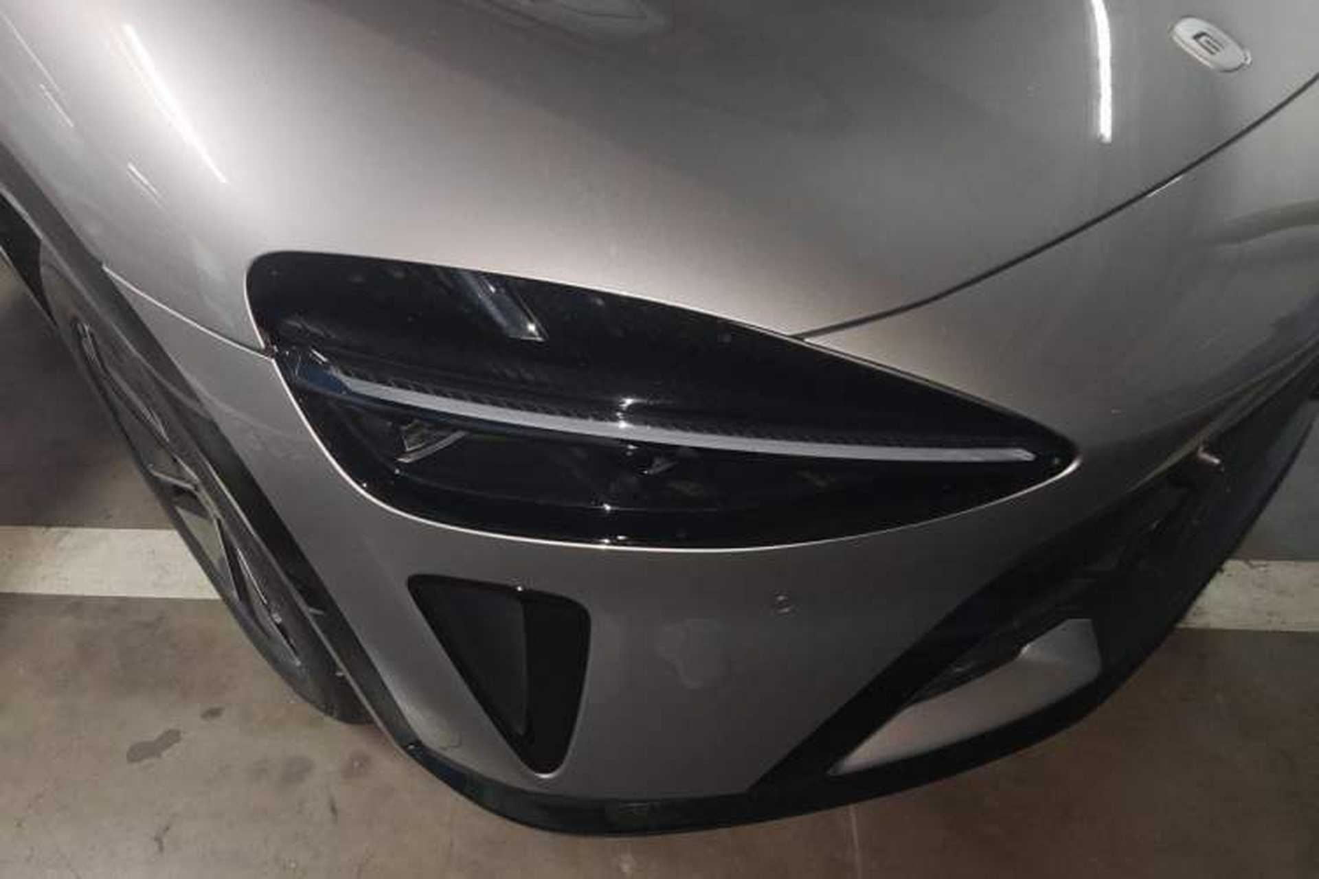 Used Xiaomi Auto YU7 2025 Ultra-Long Range Rear-Wheel Drive Version Right Front Headlight