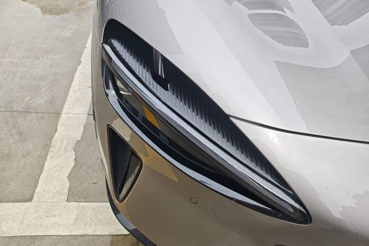 Used Xiaomi Auto YU7 2025 Ultra-Long Range High-Performance All-Wheel-Drive Max Edition Right Front Headlight