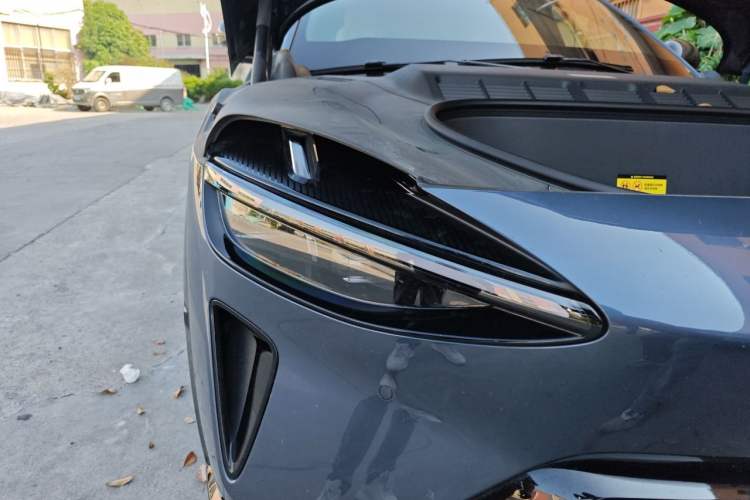 Used Xiaomi Auto YU7 2025 Ultra-Long Range High-Performance All-Wheel-Drive Max Edition Right Front Headlight