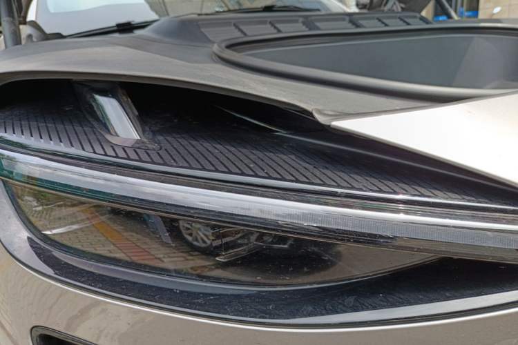 Used Xiaomi Auto YU7 2025 Ultra-Long Range High-Performance All-Wheel-Drive Max Edition Right Front Headlight